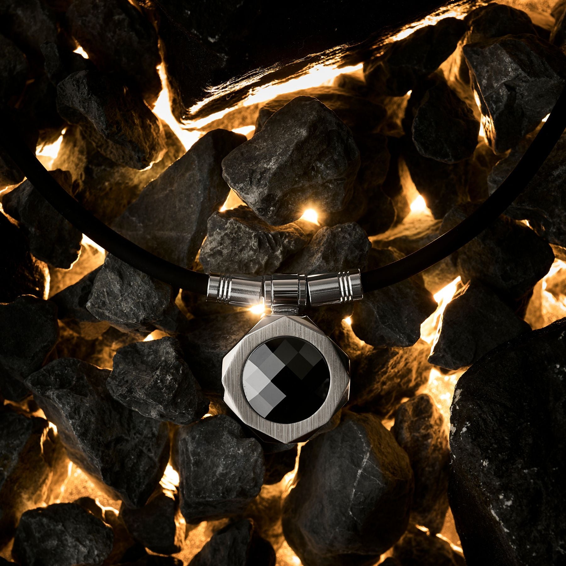 UNrust アンラスト Ray Edge レイエッジ 磁気ネックレス シルバー 商品単体