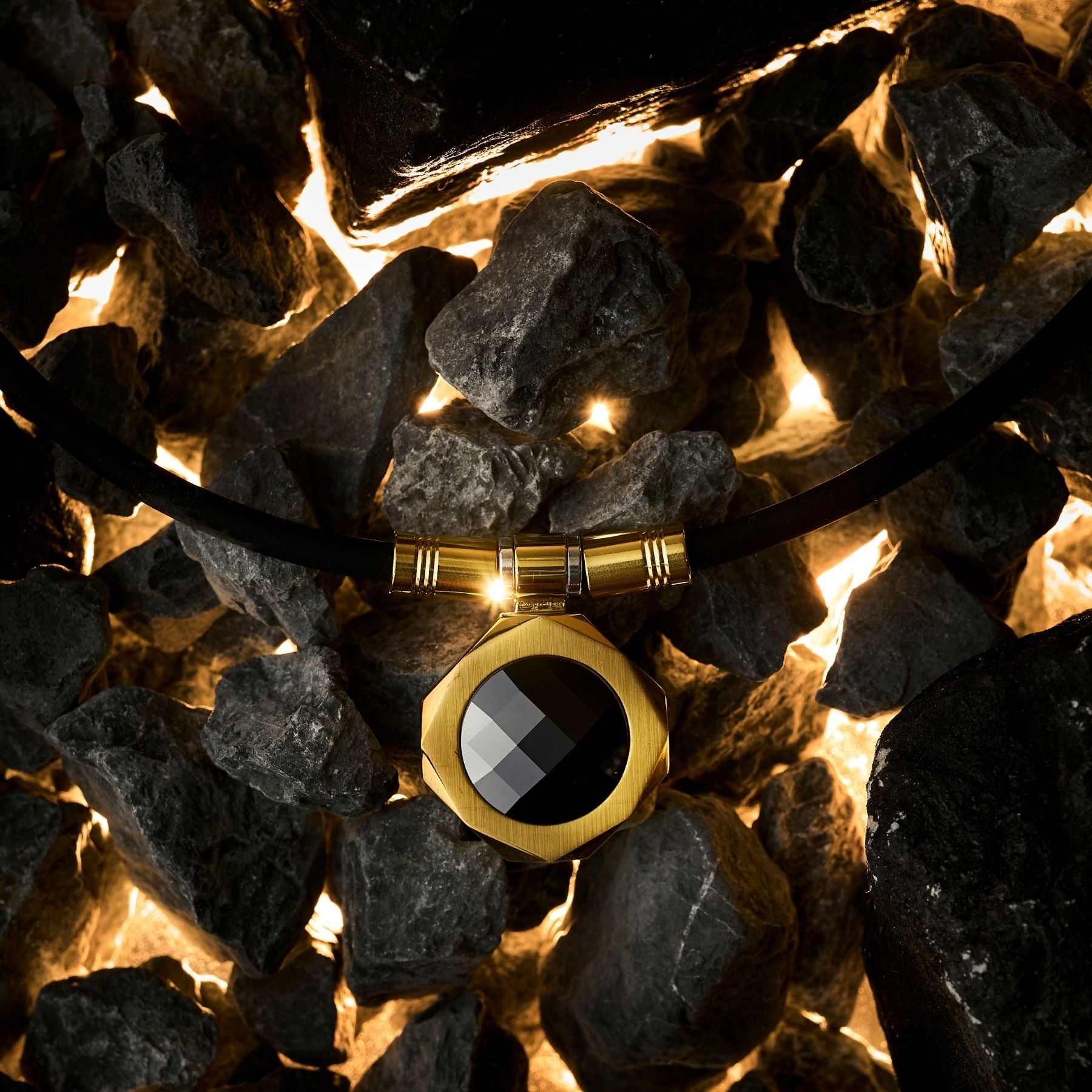 UNrust アンラスト Ray Edge レイエッジ 磁気ネックレス ゴールド 商品単体