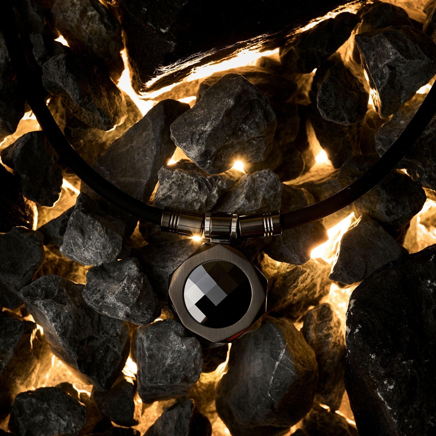 UNrust アンラスト Ray Edge レイエッジ 磁気ネックレス ブラック 商品単体