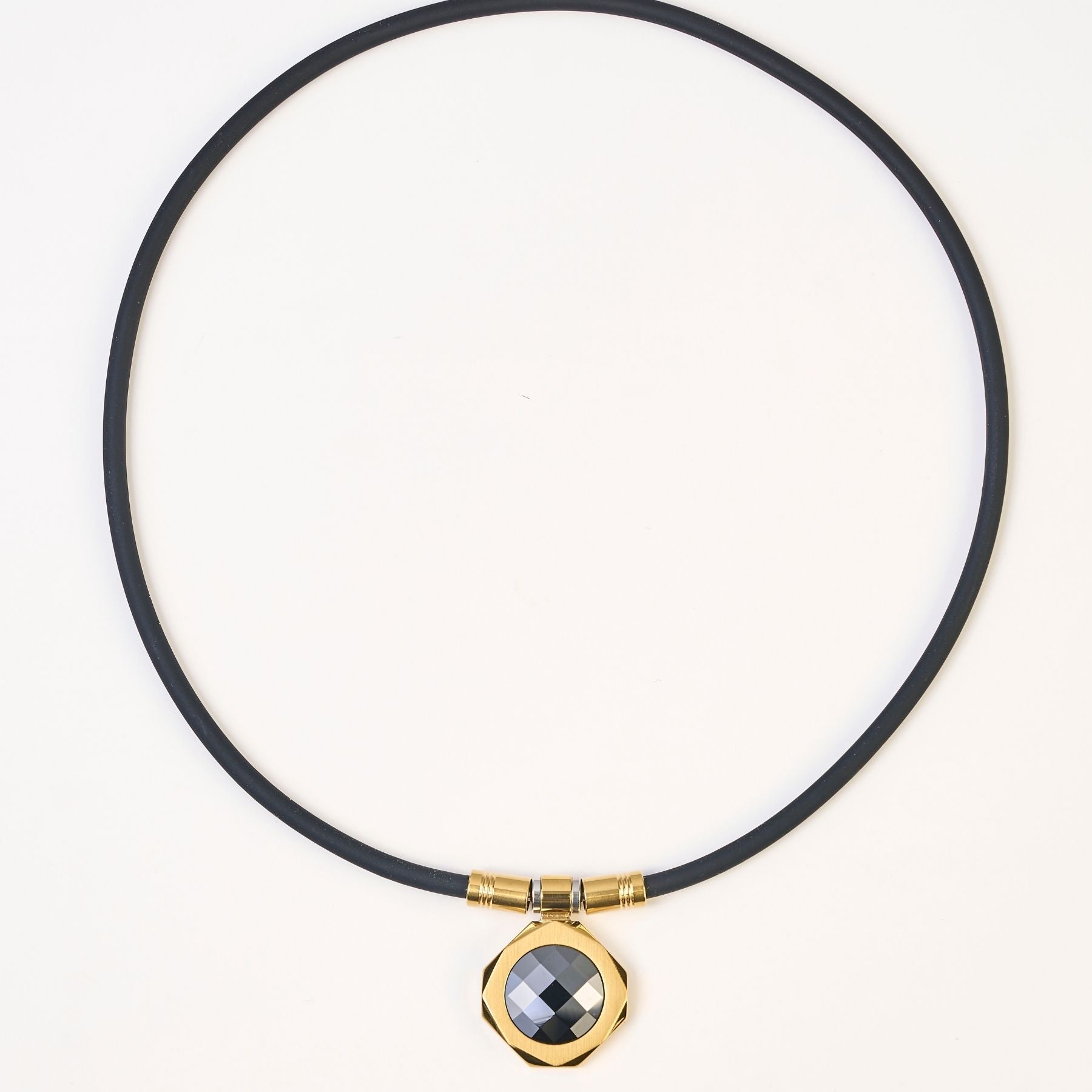 UNrust アンラスト Ray Edge レイエッジ 磁気ネックレス ゴールド 商品単体 俯瞰