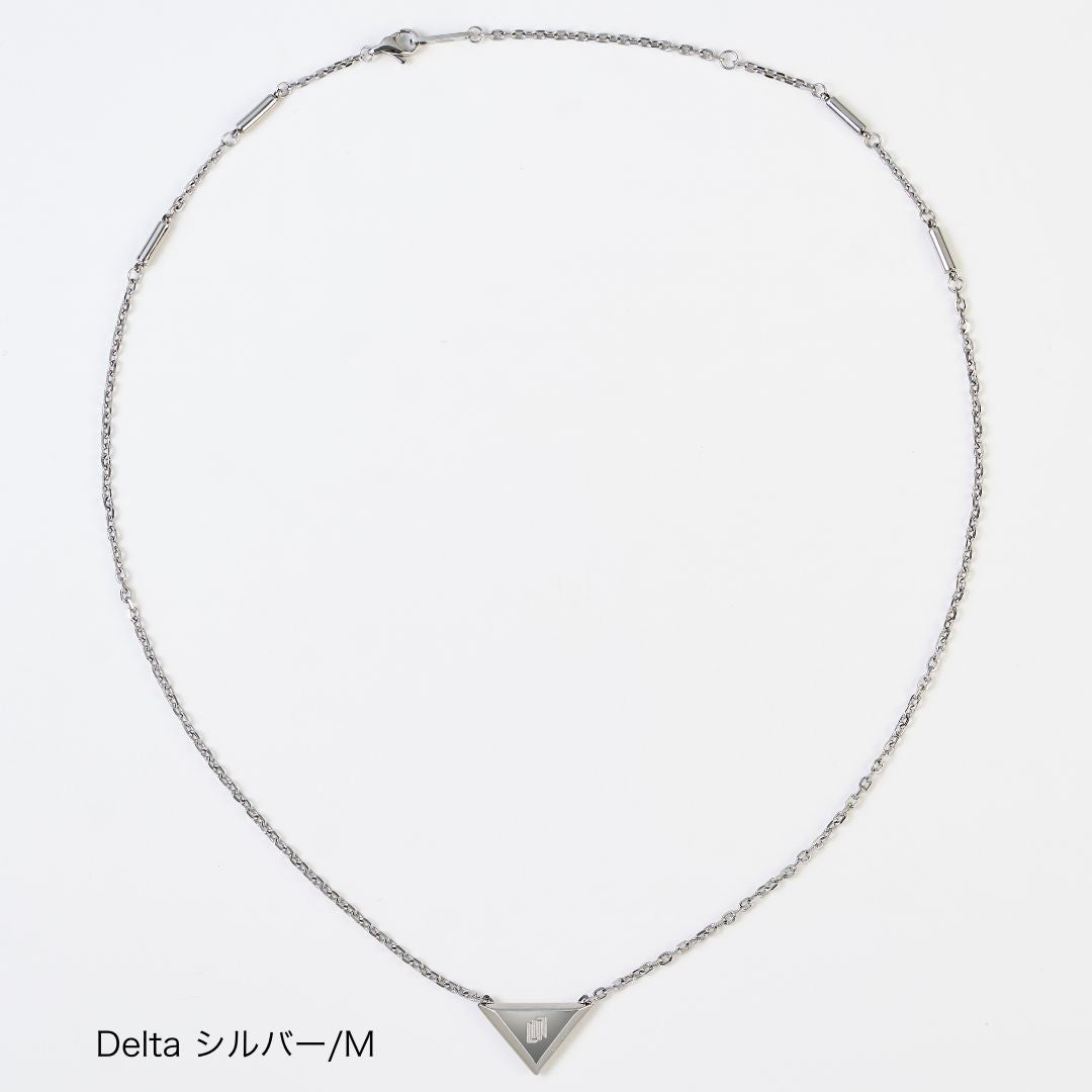 UNrust アンラスト Delta デルタ 磁気ネックレス シルバー Mサイズ 商品単体 俯瞰